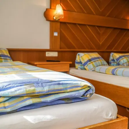 Awesome In Kappl With Sauna, Wifi And 5 Bedrooms アパート *
