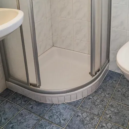 アパート Awesome In Kappl With Sauna, Wifi And 5 Bedrooms カップル
