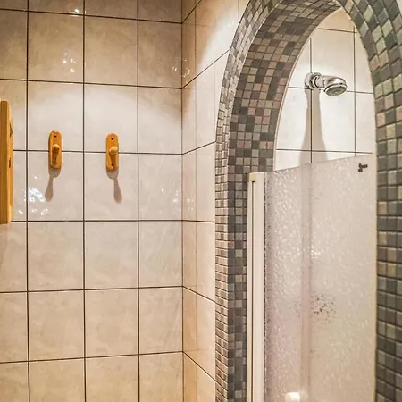 Awesome In Kappl With Sauna, Wifi And 5 Bedrooms Διαμέρισμα